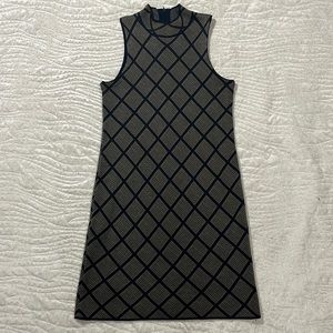 NWT Romeo and Juliet Couture sleeveless sweater shift dress. Size Medium.